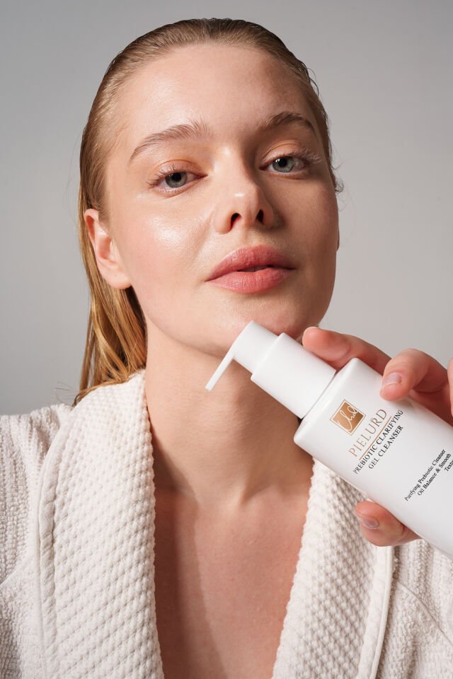 Prebiotic Clarifying Gel Cleanser – Prebiyotik Arındırıcı Jel | Prebiotic Complex + Miracne®